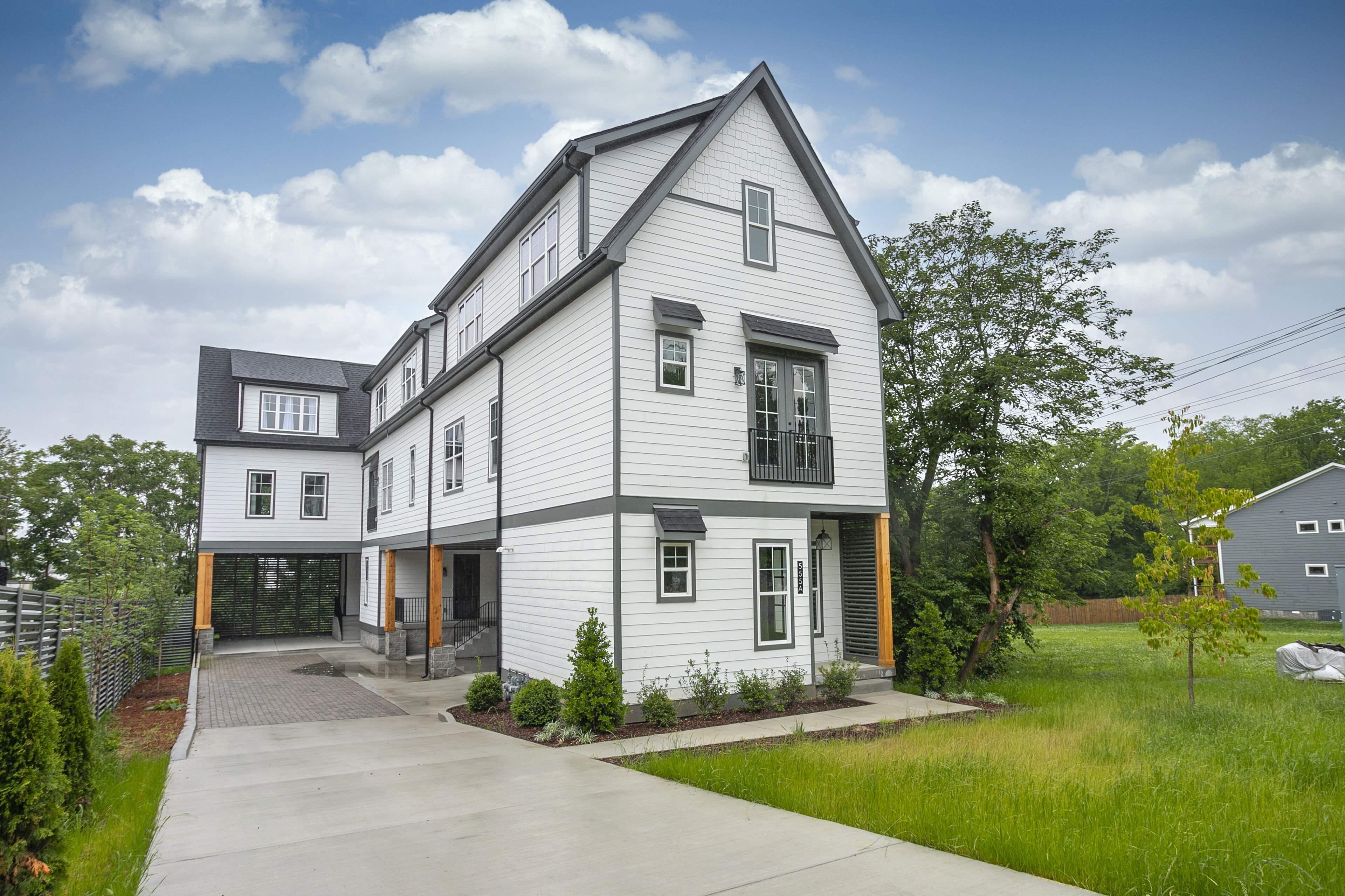 Bold + BRIGHT!|3bd 2.5ba|10 Minutes to All of Music City!