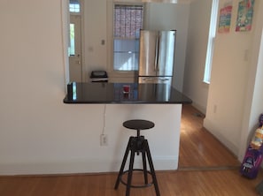 Fridge, microwave, oven, stovetop - Capiitol Hill North .The apartment is walking distance from the US Capitol (Washington)