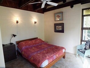 3 bedrooms, bed sheets - Wharepekapeka - Russell Holiday Home (Russell)