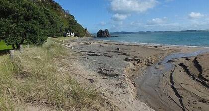 Wharepekapeka - Russell Holiday Home