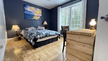 3 habitaciones, caja de seguridad en la habitación y escritorio