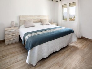 5 makuuhuonetta, silitysrauta/-lauta, Wi-Fi