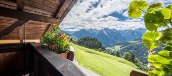 Apartment “Wasserfall Jogglanderhof” with Mountain View, Private Sun Balcony, and Wi-Fi