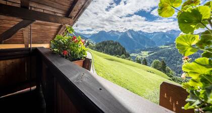 Apartment “Wasserfall Jogglanderhof” with Mountain View, Private Sun Balcony, and Wi-Fi