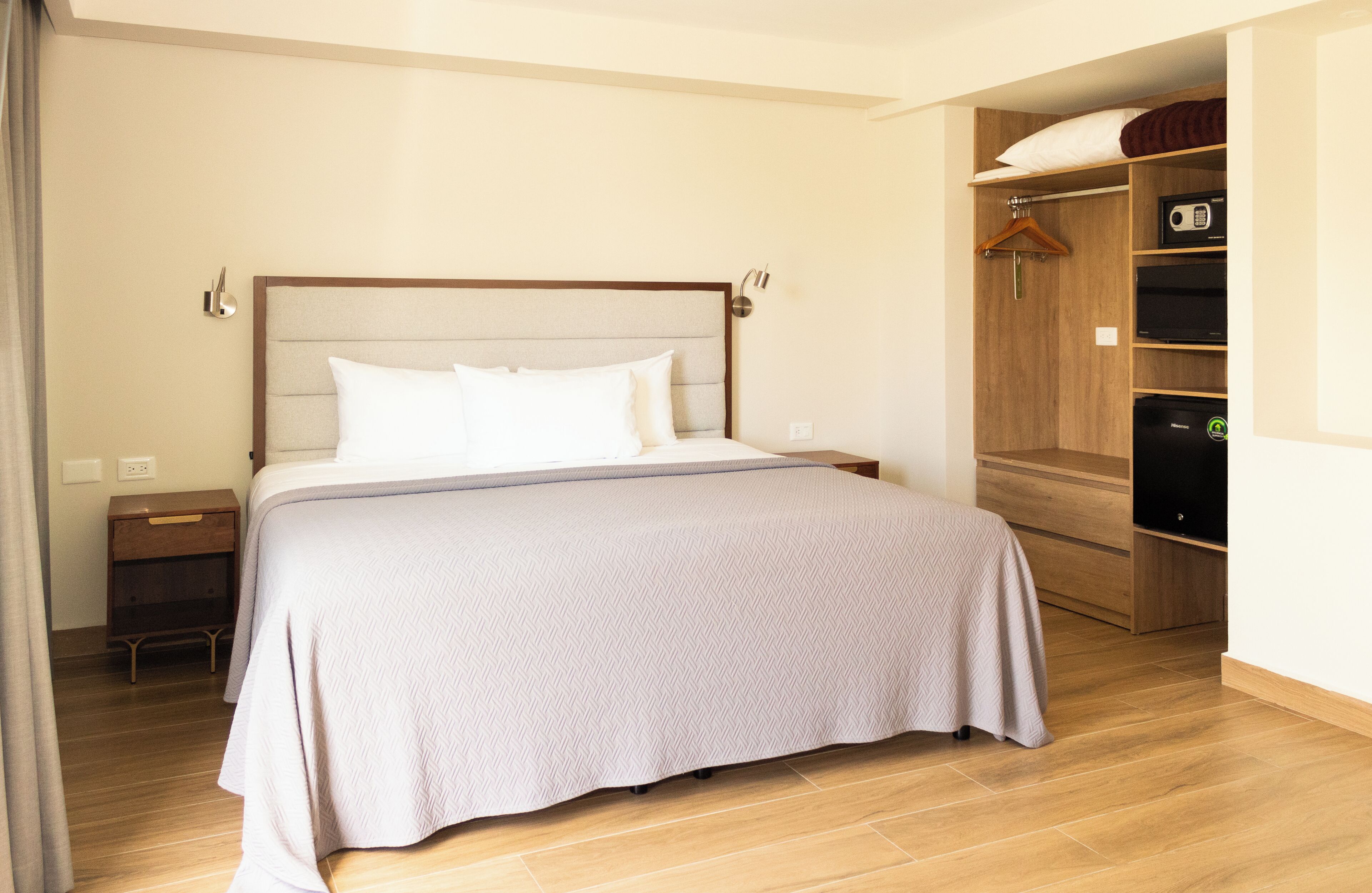 Studio, Mountain View | Individually furnished, desk, laptop workspace, iron/ironing board