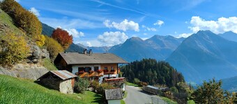 Apartment “Hochwilde Jogglanderhof” with Mountain View, Private Balcony, and Wi-Fi