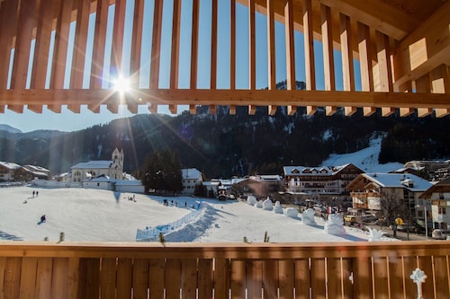 3-Room Apartment Erta with Mountain View, Wi-Fi & Terrace