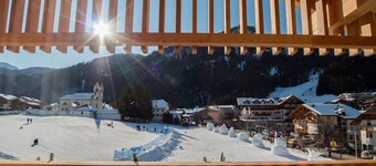 3-Room Apartment Erta with Mountain View, Wi-Fi & Terrace