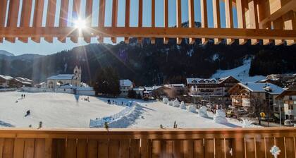 3-Room Apartment Erta with Mountain View, Wi-Fi & Terrace
