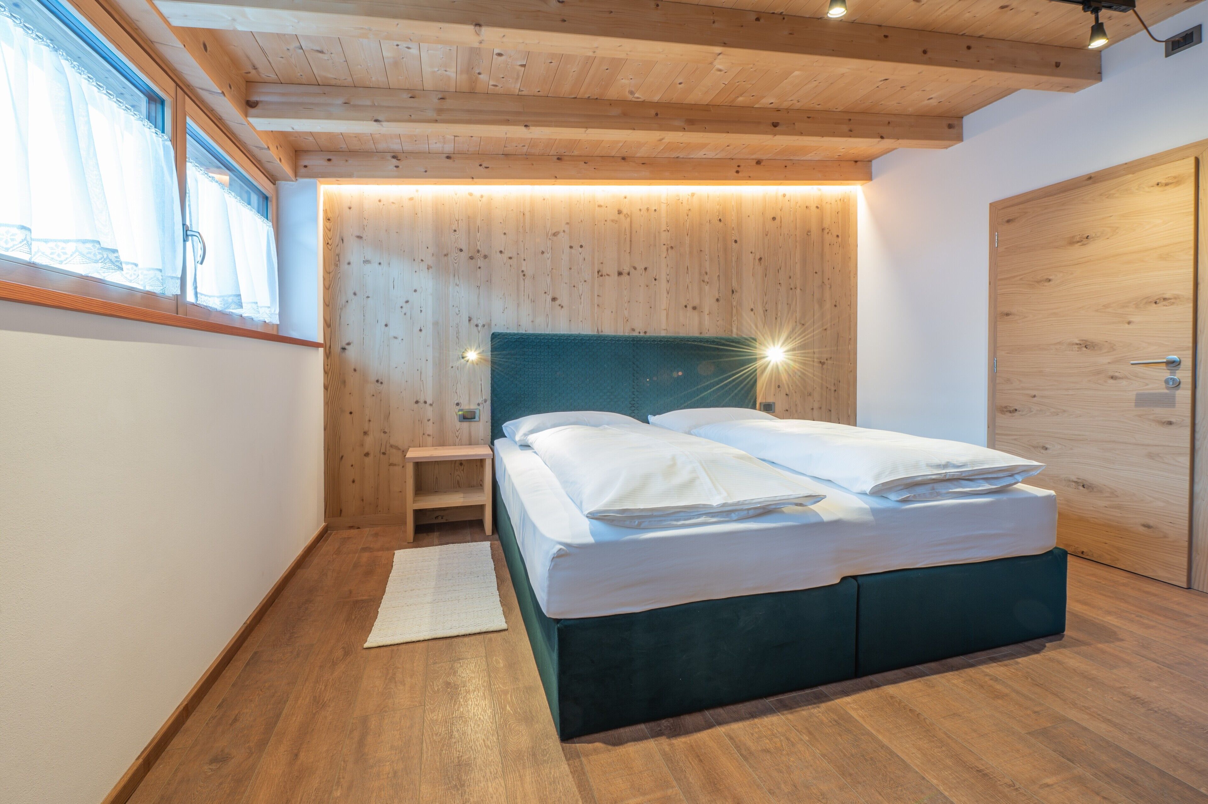 2 slaapkamers, een strijkplank/strijkijzer, gratis wifi, beddengoed