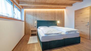 2 slaapkamers, een strijkplank/strijkijzer, gratis wifi, beddengoed