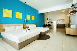 Executive Studio | In-room safe, desk, free WiFi, bed sheets