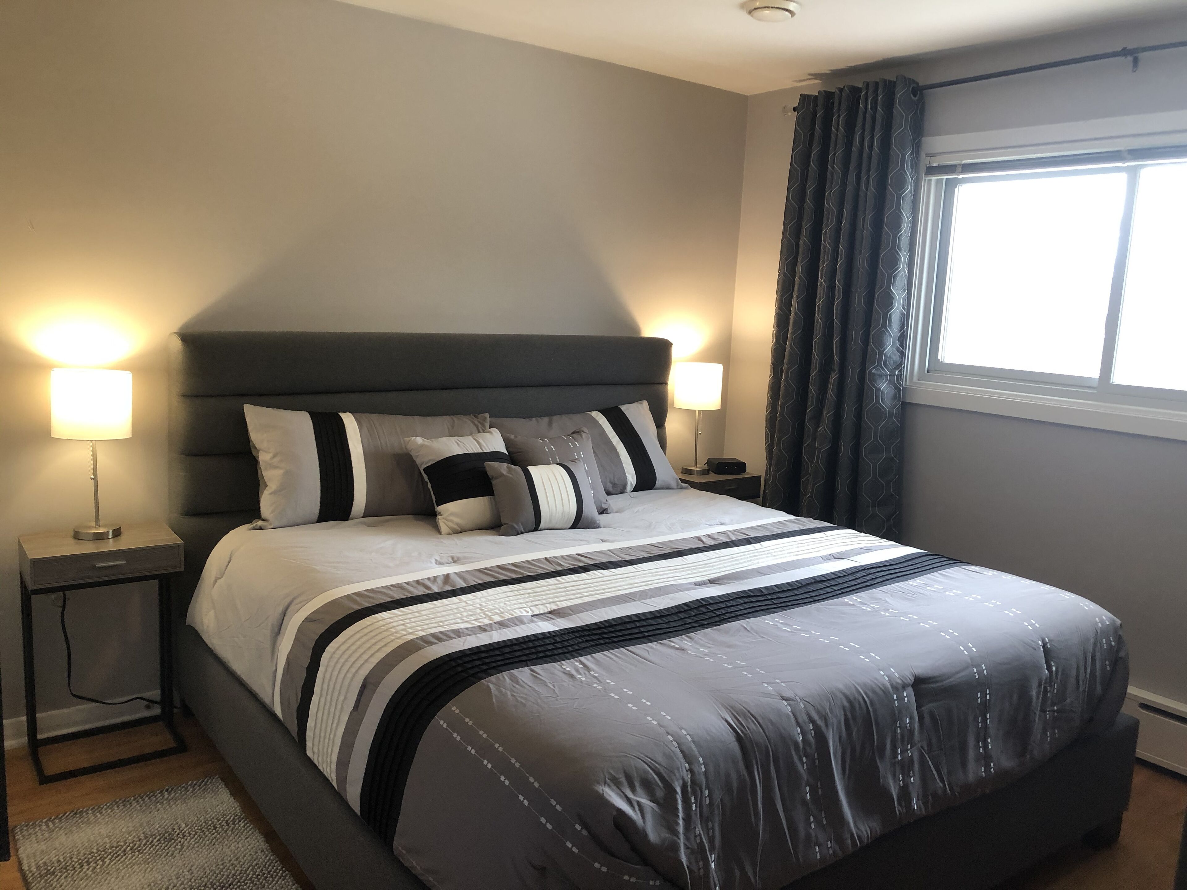 3 chambres, fer et planche à repasser, Wi-Fi, draps fournis