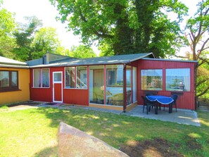 Unclassified image, 3 of 16, button