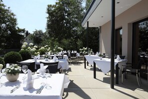 Unclassified image, 4 of 10, button