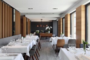 Unclassified image, 4 of 10, button