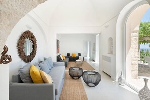 Smart TV - Villa Lemorè - Luxury villa in Puglia with seaview and private pool (Fasano)