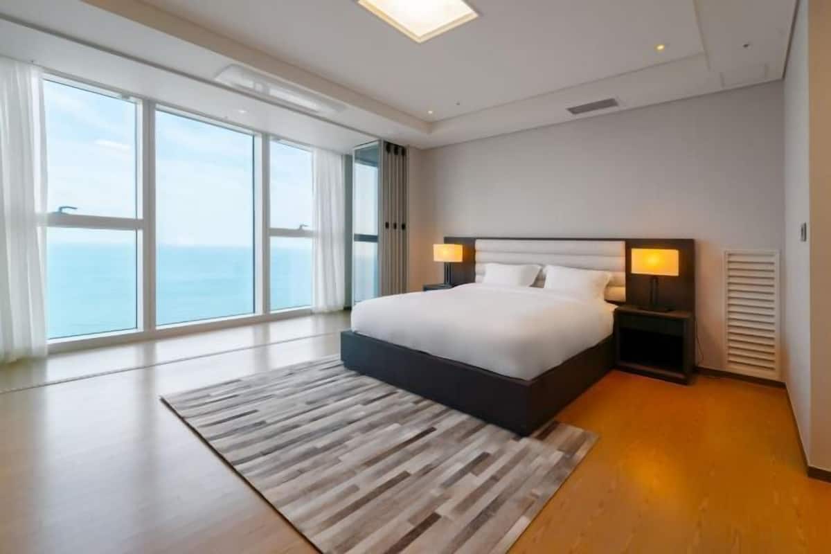 Premium bedding, memory-foam beds, in-room safe, blackout curtains