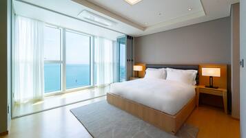 Caja de seguridad en la habitación, cortinas blackout y insonorización