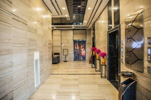 Unclassified image, 2 of 67, button - Platinum Celebrity Hotel (Chongzhou)