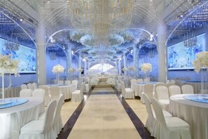 Restaurant - Tiandi Renhe Luochenghui Hotel (Guanghan)