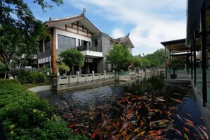 Exterior - Tiandi Renhe Luochenghui Hotel (Guanghan)