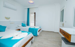 4 bedrooms, iron/ironing board, free WiFi, bed sheets