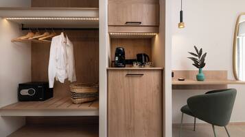 Superior Double or Twin Room | In-room safe, desk, laptop workspace, blackout drapes