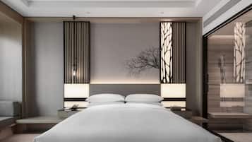Suite, 1 King Bed | In-room safe, desk, laptop workspace, iron/ironing board