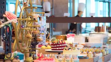 Desayuno buffet diario (CNY 68 por persona)