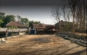 Exterior - Bina Karya Guesthouse (Srimulyo)