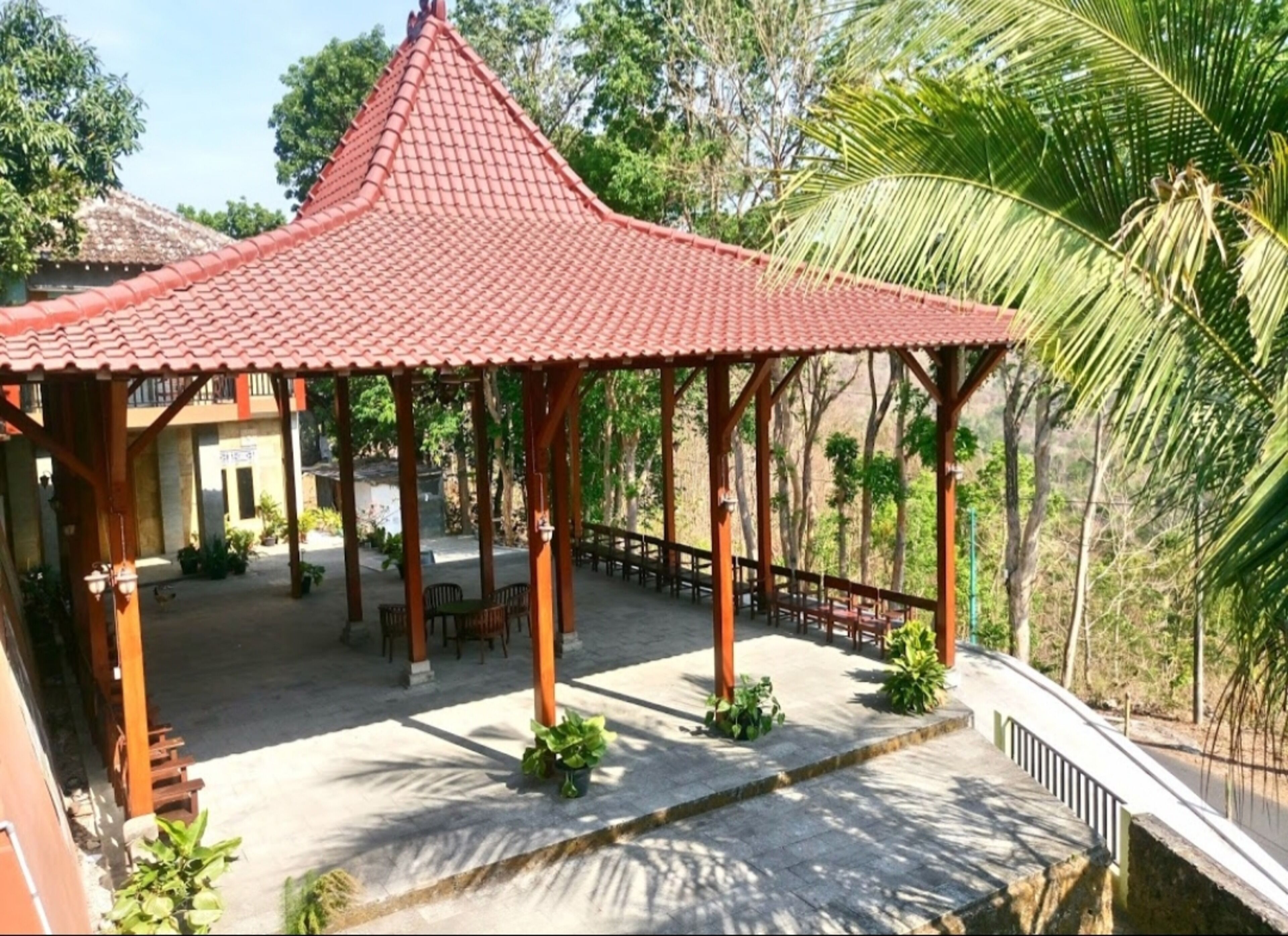 المنشأة من الخارج