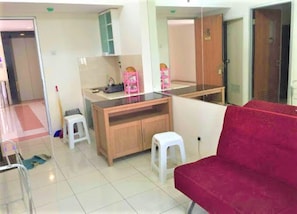 Interior - Apartement Puncak Permai Tower A by Nur Faizah (Surabaya)