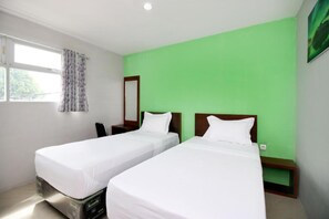 Standard Twin Room | Desk, free WiFi, bed sheets - The Aurora Inn Lembang (Lembang)
