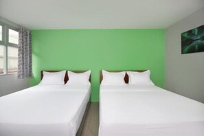 Chambre familiale | Bureau, accès au Wi-Fi (inclus), literie fournie