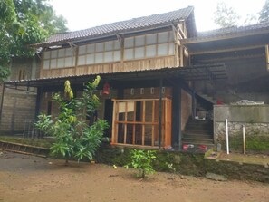 Exterior detail - Homestay Kurnia - Hostel (Muntuk)