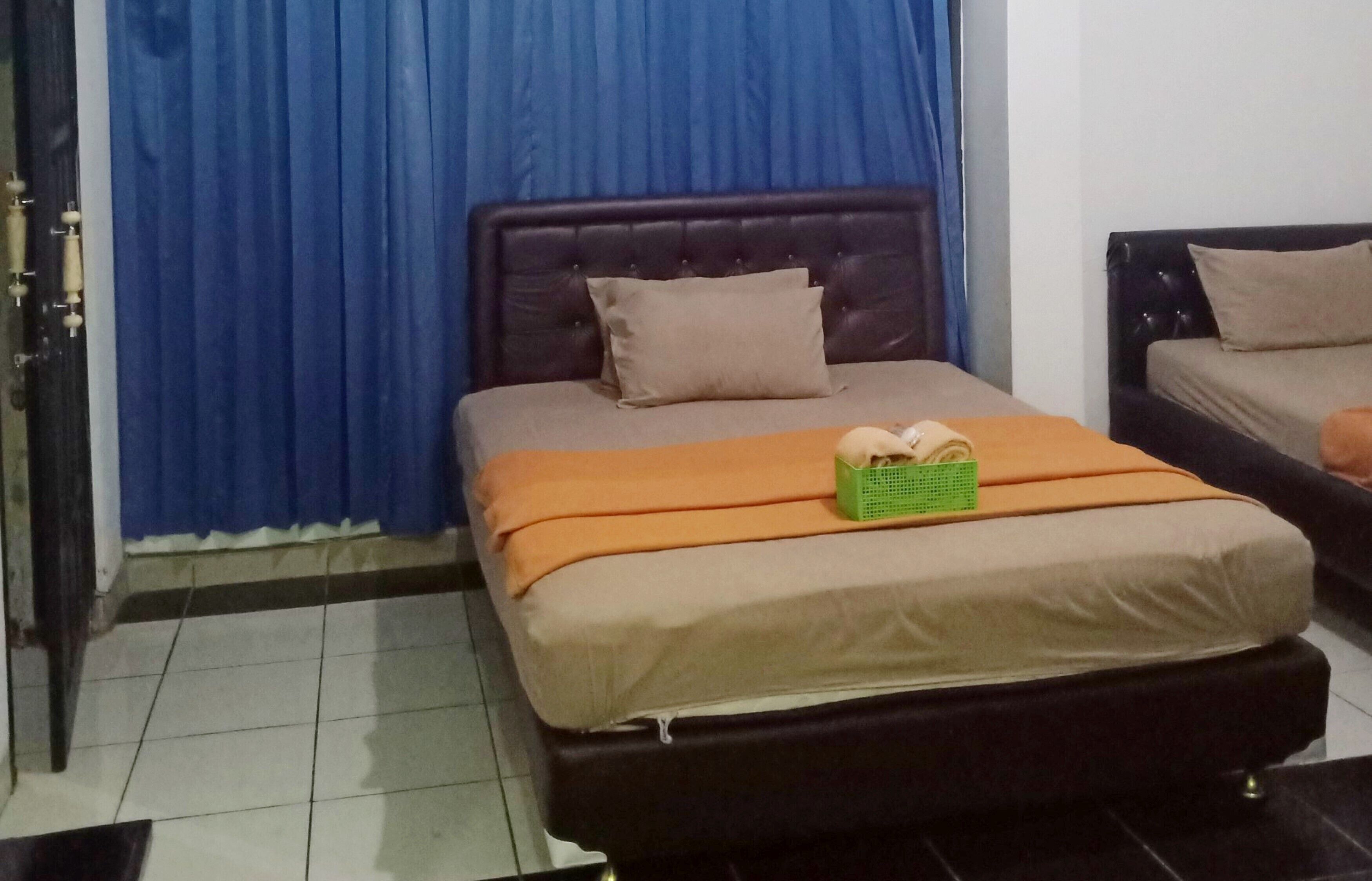 Meja, Wi-fi percuma, cadar katil 