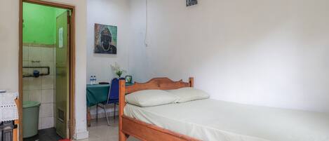 Deluxe tweepersoonskamer | Een bureau, geluiddichte muren, gratis wifi, beddengoed