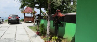 Losmen Kinasih Puncak & Gazebo Pandang