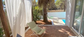 Tranquility and comfort by the Mediterranean sea