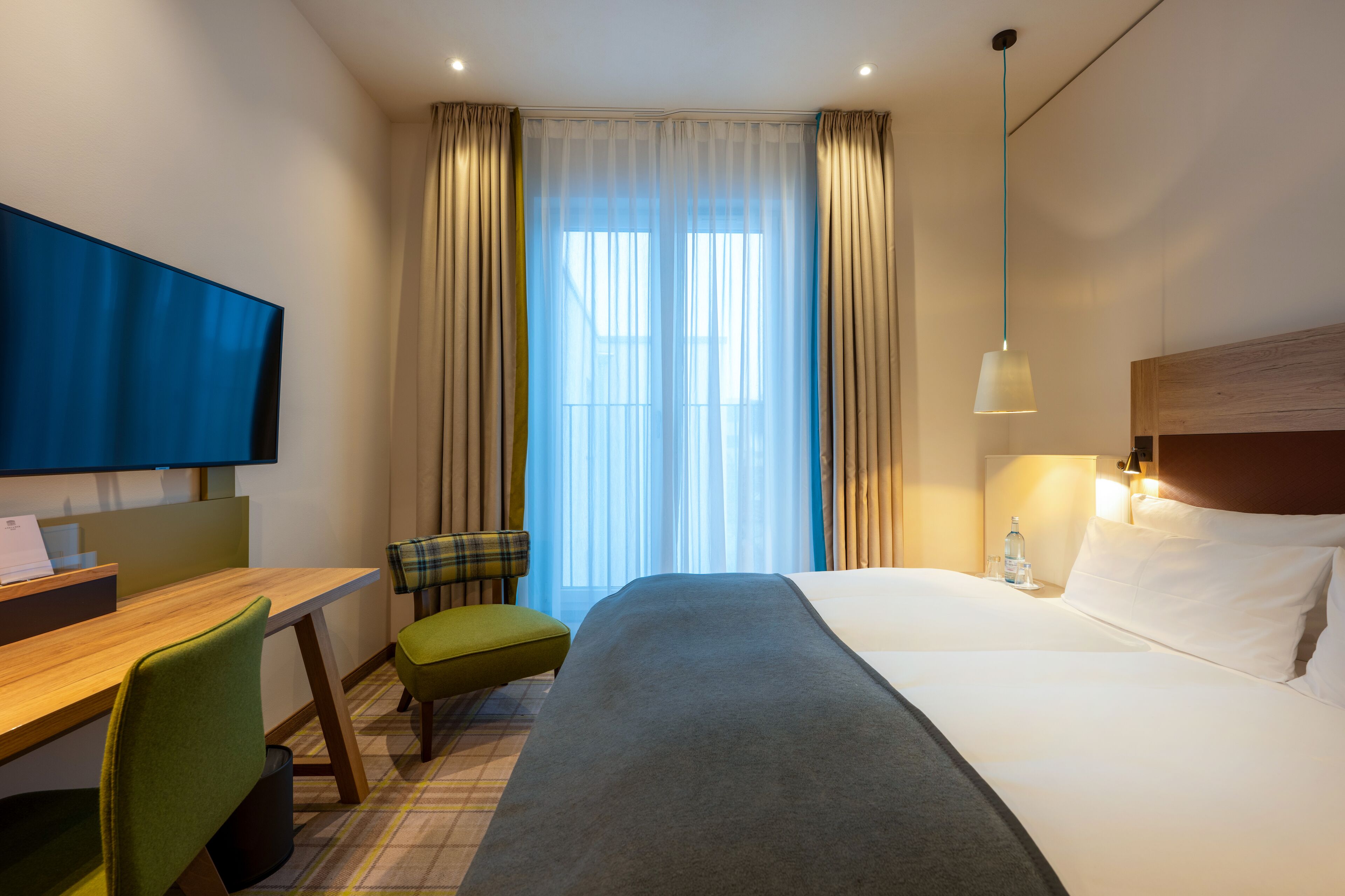 Standard Room, 1 Katil Ratu (Queen) | Peralatan tempat tidur hipoalergenik, peti besi dalam bilik 