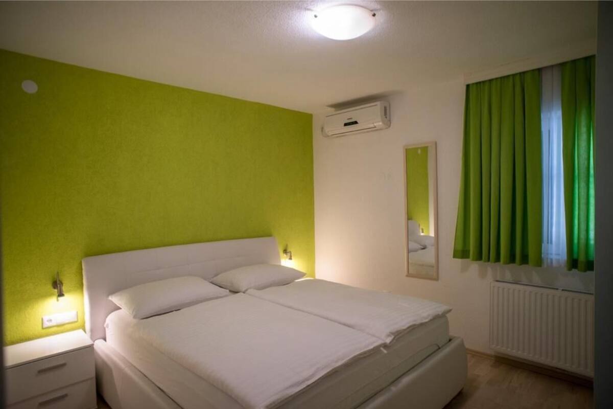 Studio Suite | In-room safe, desk, soundproofing, free WiFi