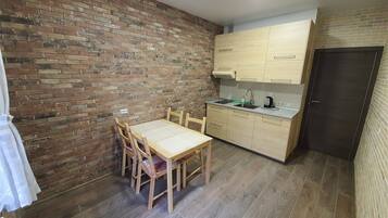 Apartment, 1 Schlafzimmer | Eigene Küche | Kühlschrank, Mikrowelle, Herdplatte, Wasserkocher