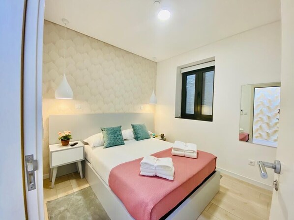 Standard Room | Free WiFi, bed sheets - Family Hostel Costa Nova (Ilhavo)