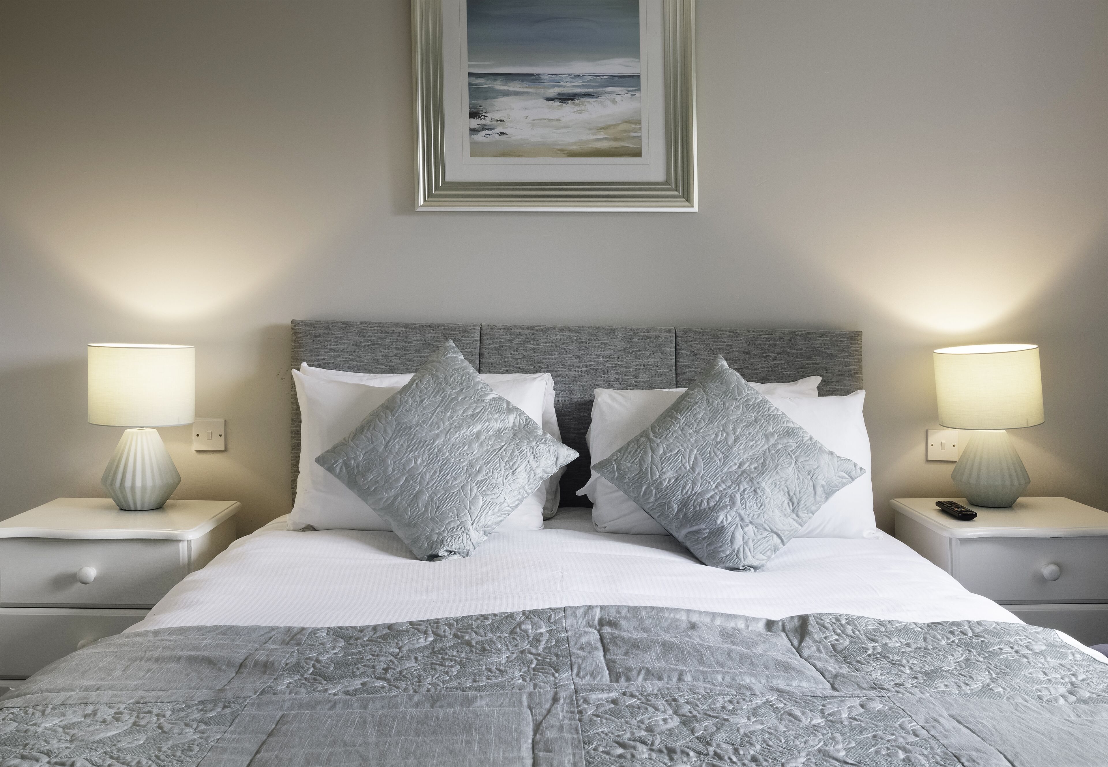 Double Room, 1 Double Bed | Iron/ironing board, bed sheets