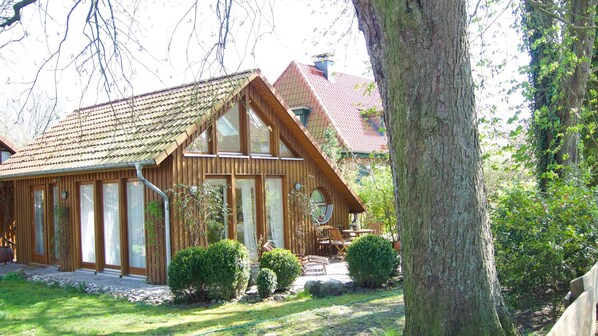 Unclassified image, 1 of 12, button - Ferienhaus Kastaniengrün - Ferienhaus Kastaniengrün Worpswede (Worpswede)