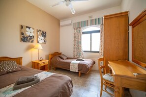 4 bedrooms, iron/ironing board, free WiFi, bed sheets