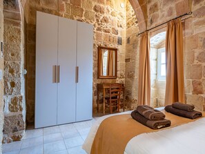 3 camere, ferro/asse da stiro, Wi-Fi gratuito, lenzuola