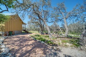 Property grounds - Rustic-Chic Country Cabin - 10 Mi to Main Street! (Fredericksburg)
