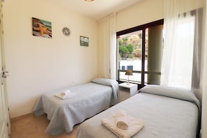 2 dormitorios, tabla de planchar con plancha, wifi gratis y ropa de cama